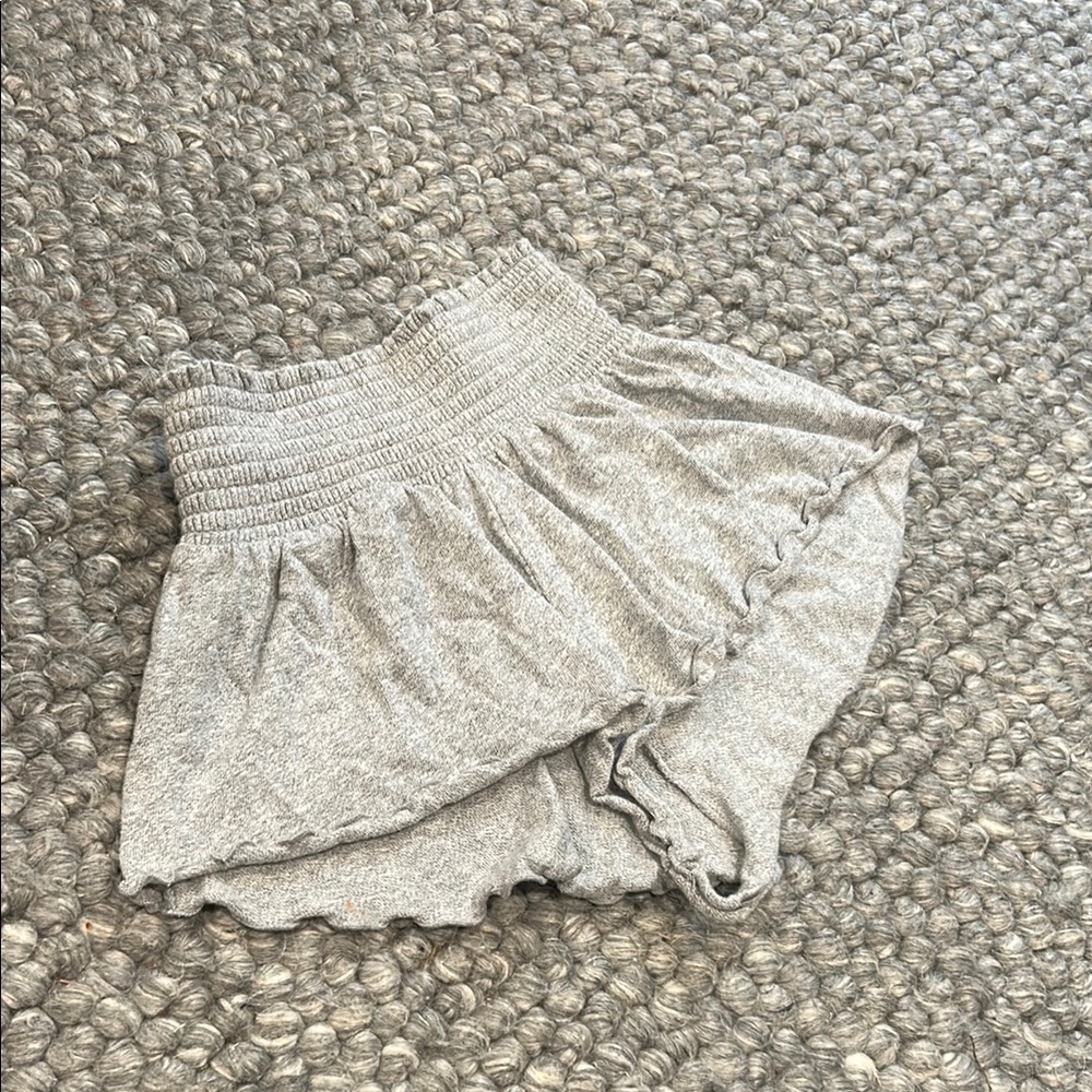 Urban Outfitters Gray‎ Ruffled Knit Shorts Size XS